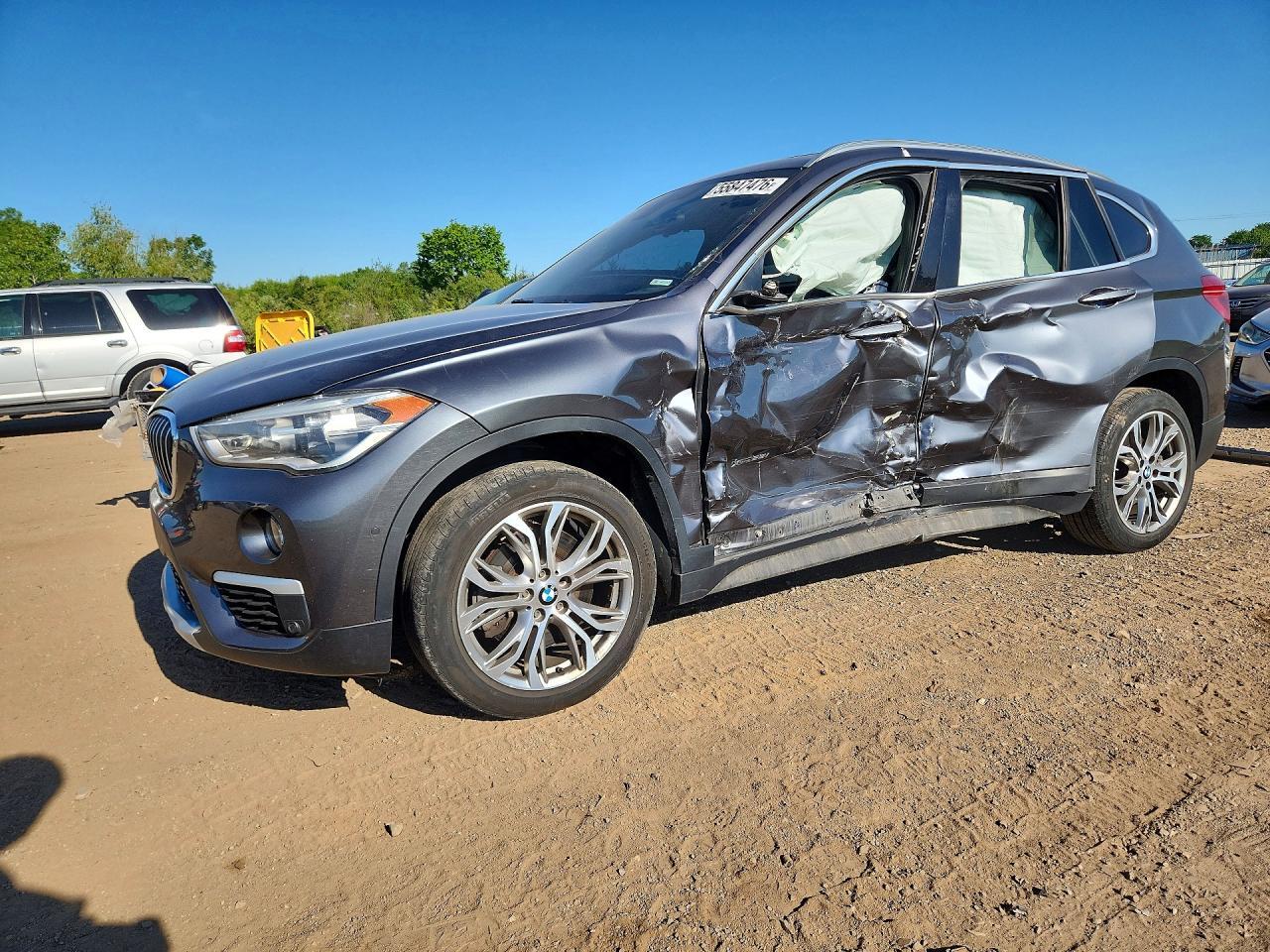 2017 BMW X1 xDrive28I - zdjęcie główne