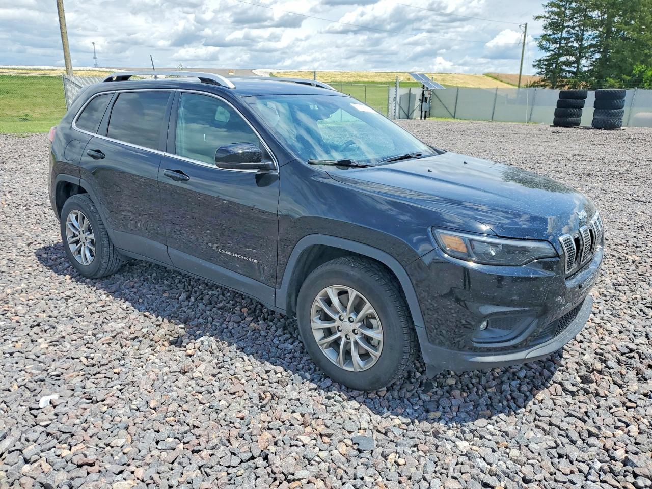 2021 Jeep Cherokee Latitude Lux - zdjęcie 4