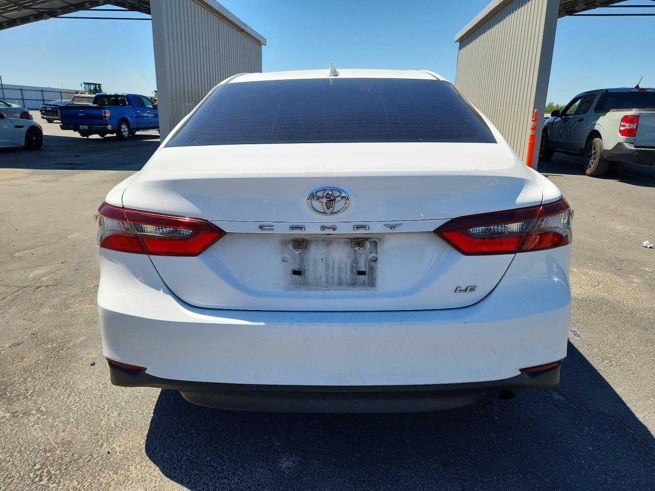 2022 Toyota Camry Le - zdjęcie 6