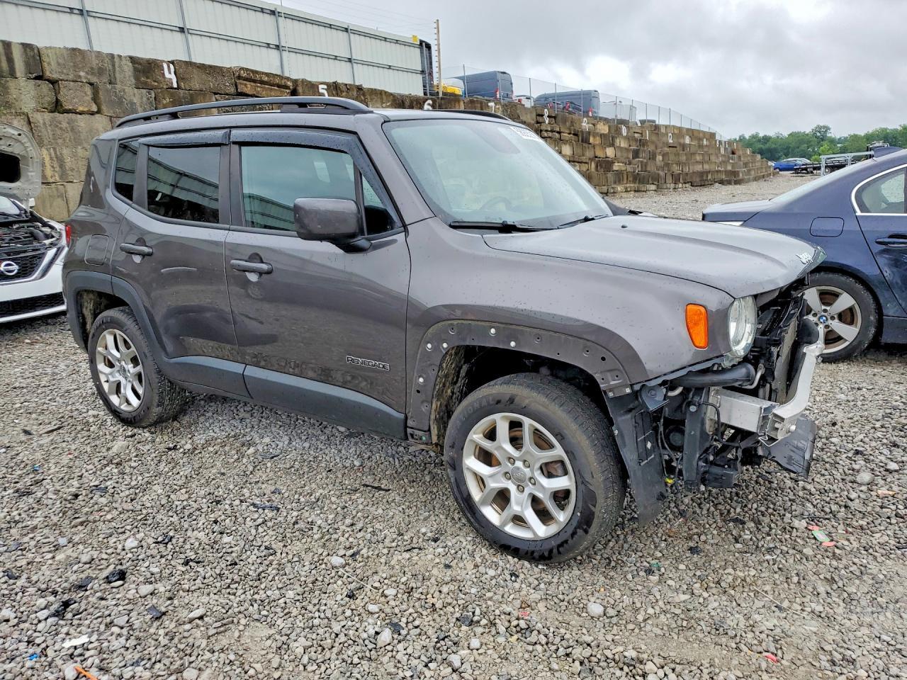 2018 Jeep Renegade Latitude - zdjęcie 4