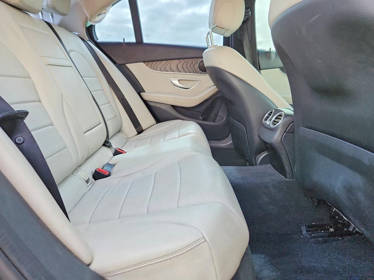 2017 Mercedes-Benz C 300 - zdjęcie 10