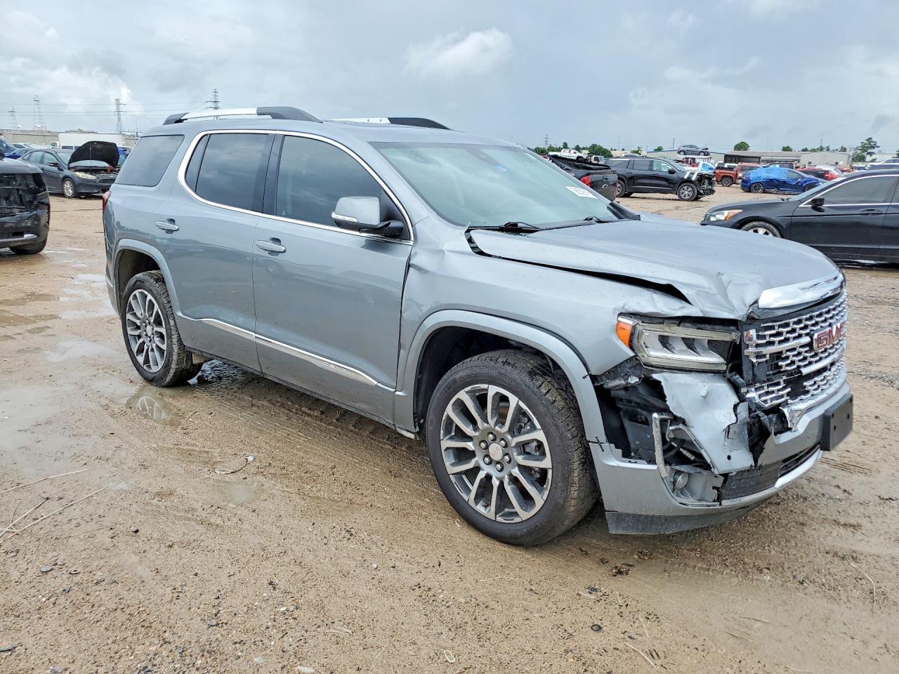 2023 GMC Acadia Denali - zdjęcie 4