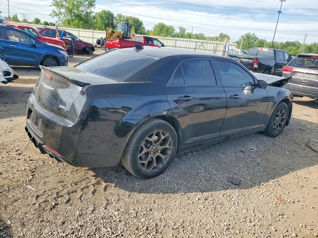 2016 Chrysler 300 S - zdjęcie 3