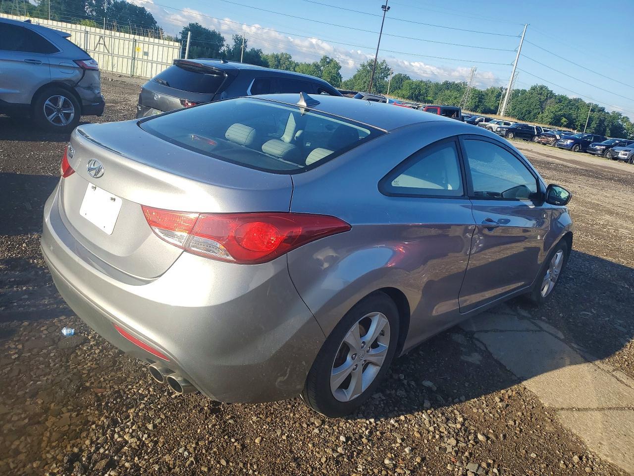 2013 Hyundai Elantra Coupe Gs - zdjęcie 3