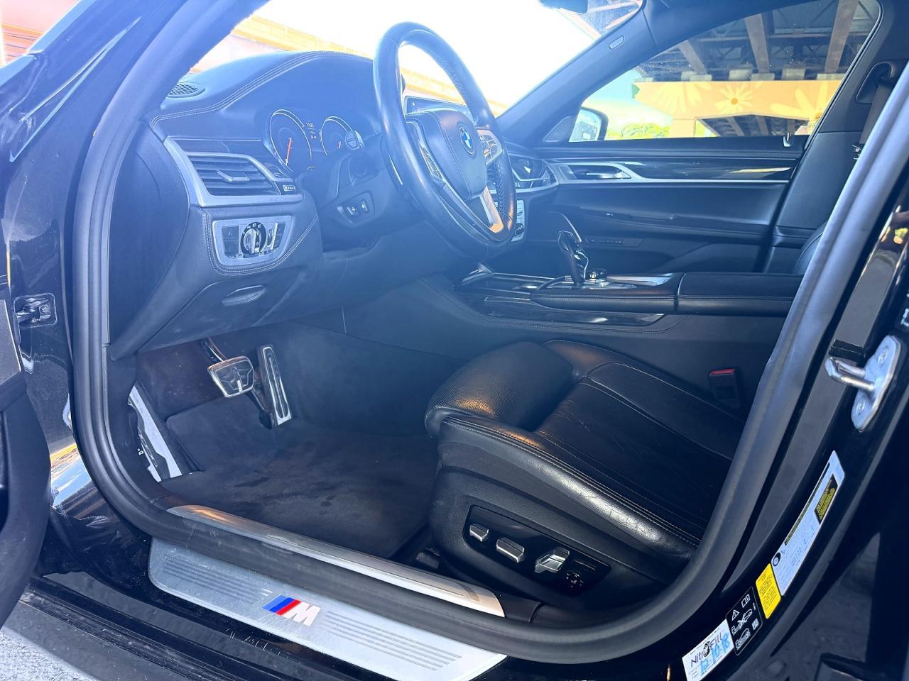 2019 BMW 750I xDrive - zdjęcie 10