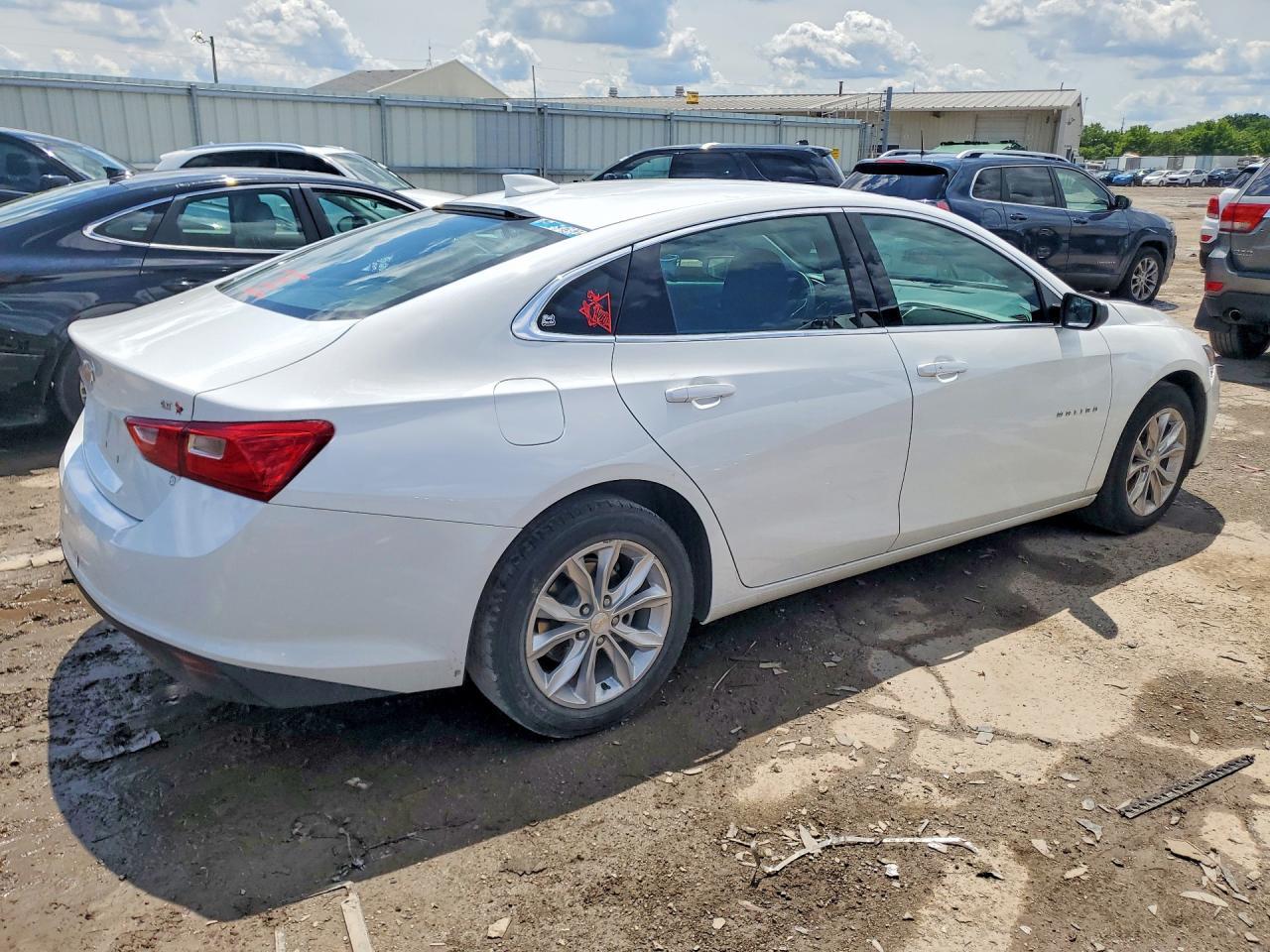 2023 Chevrolet Malibu Lt - zdjęcie 3
