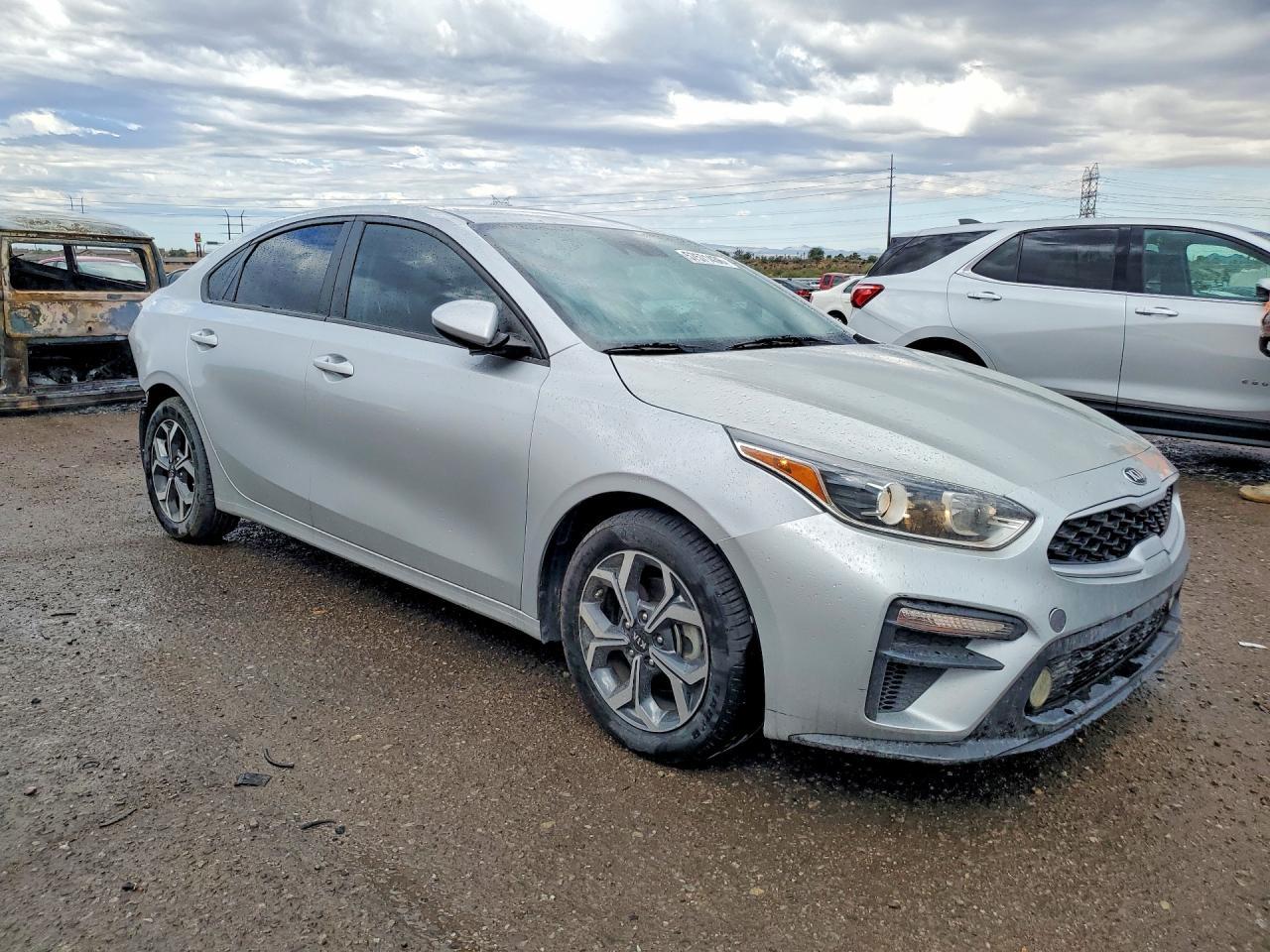 2021 Kia Forte Lxs - zdjęcie 4