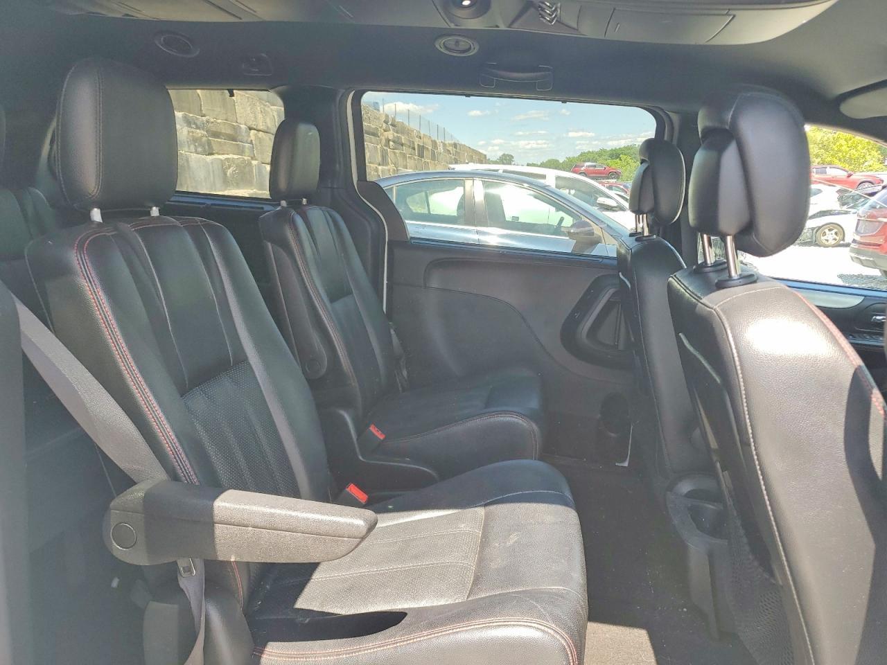 2017 Dodge Grand Caravan Gt - zdjęcie 11