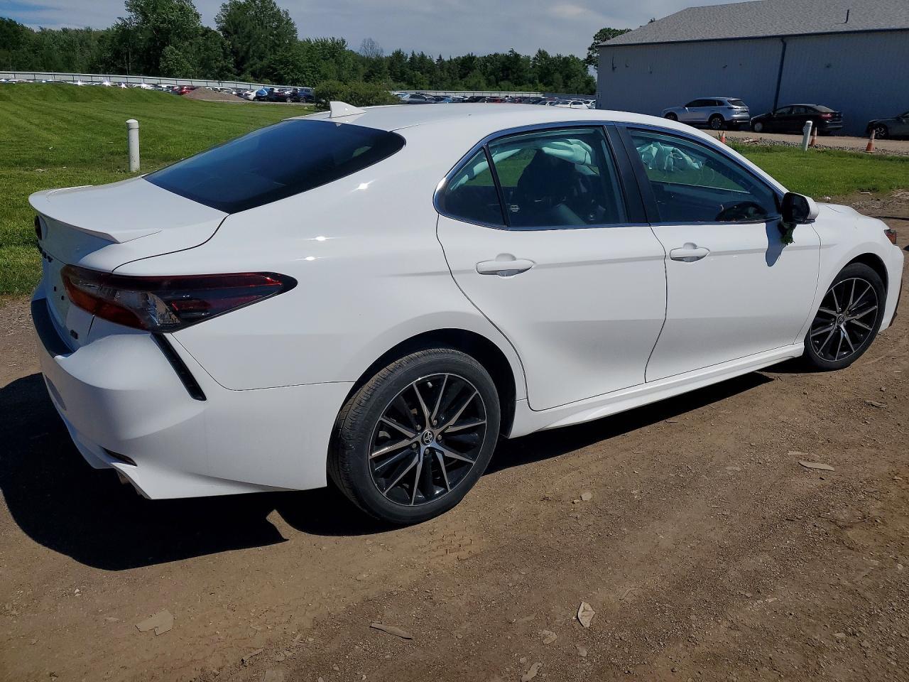 2024 Toyota Camry Se - zdjęcie 3