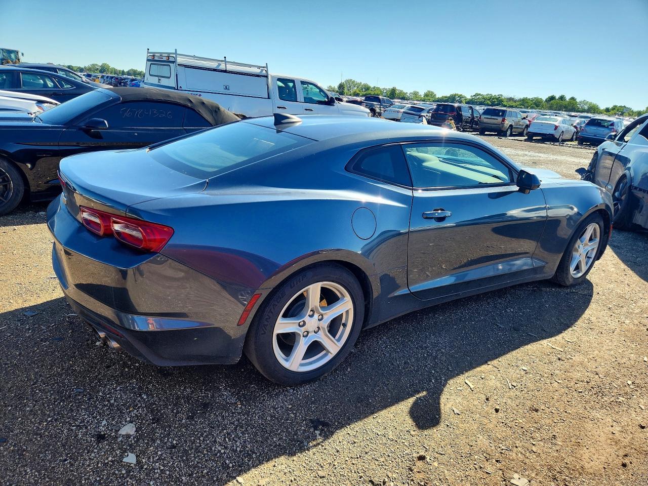 2020 Chevrolet Camaro Ls - zdjęcie 3