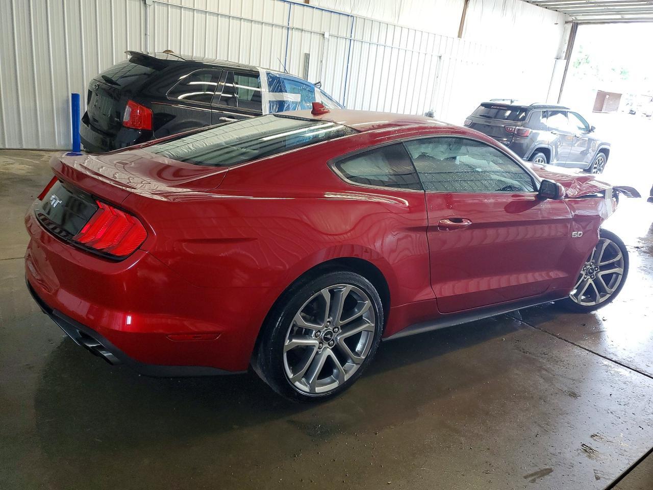 2021 Ford Mustang Gt - zdjęcie 3