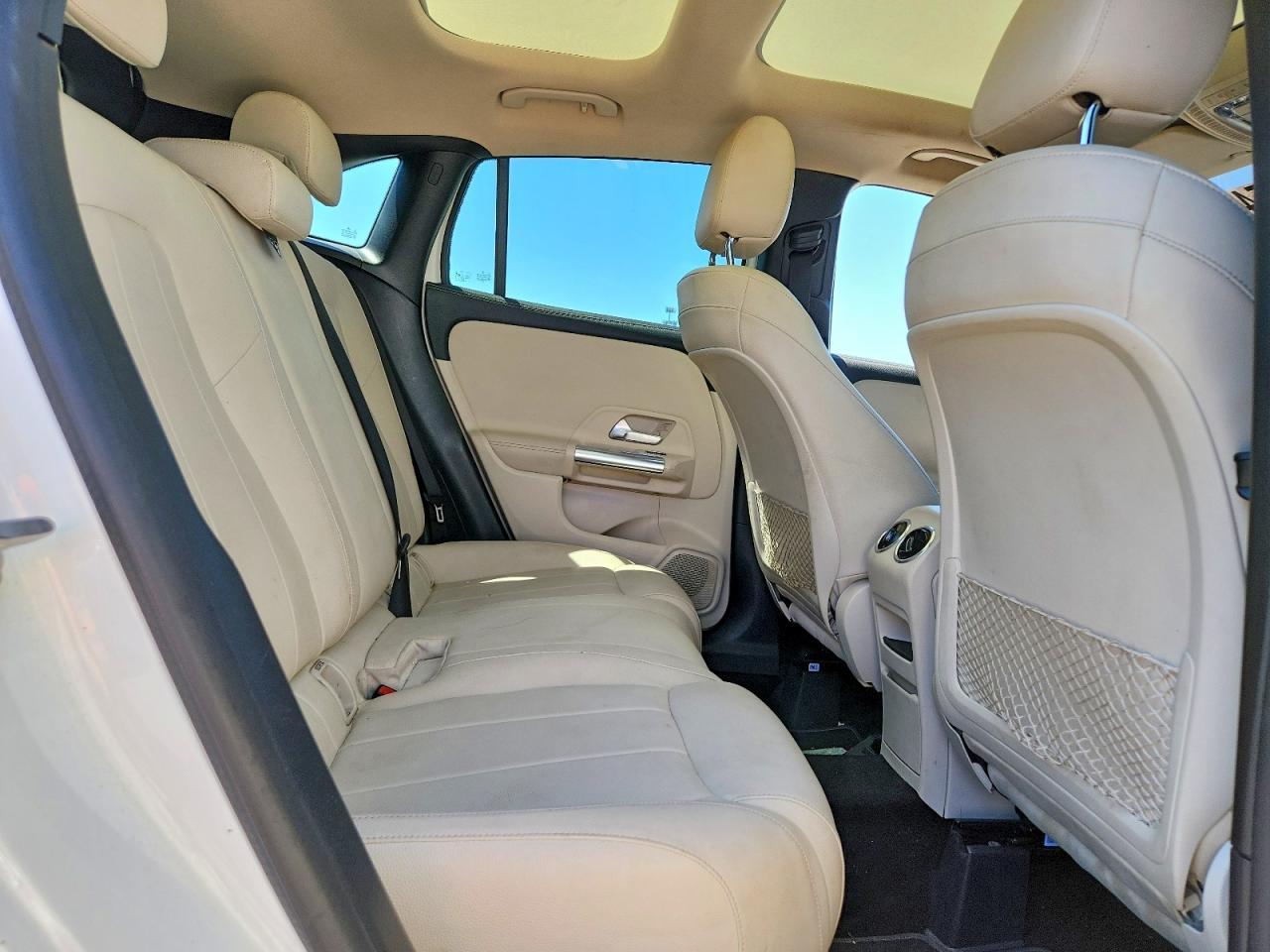 2021 Mercedes-Benz Gla 250 4Matic - zdjęcie 11