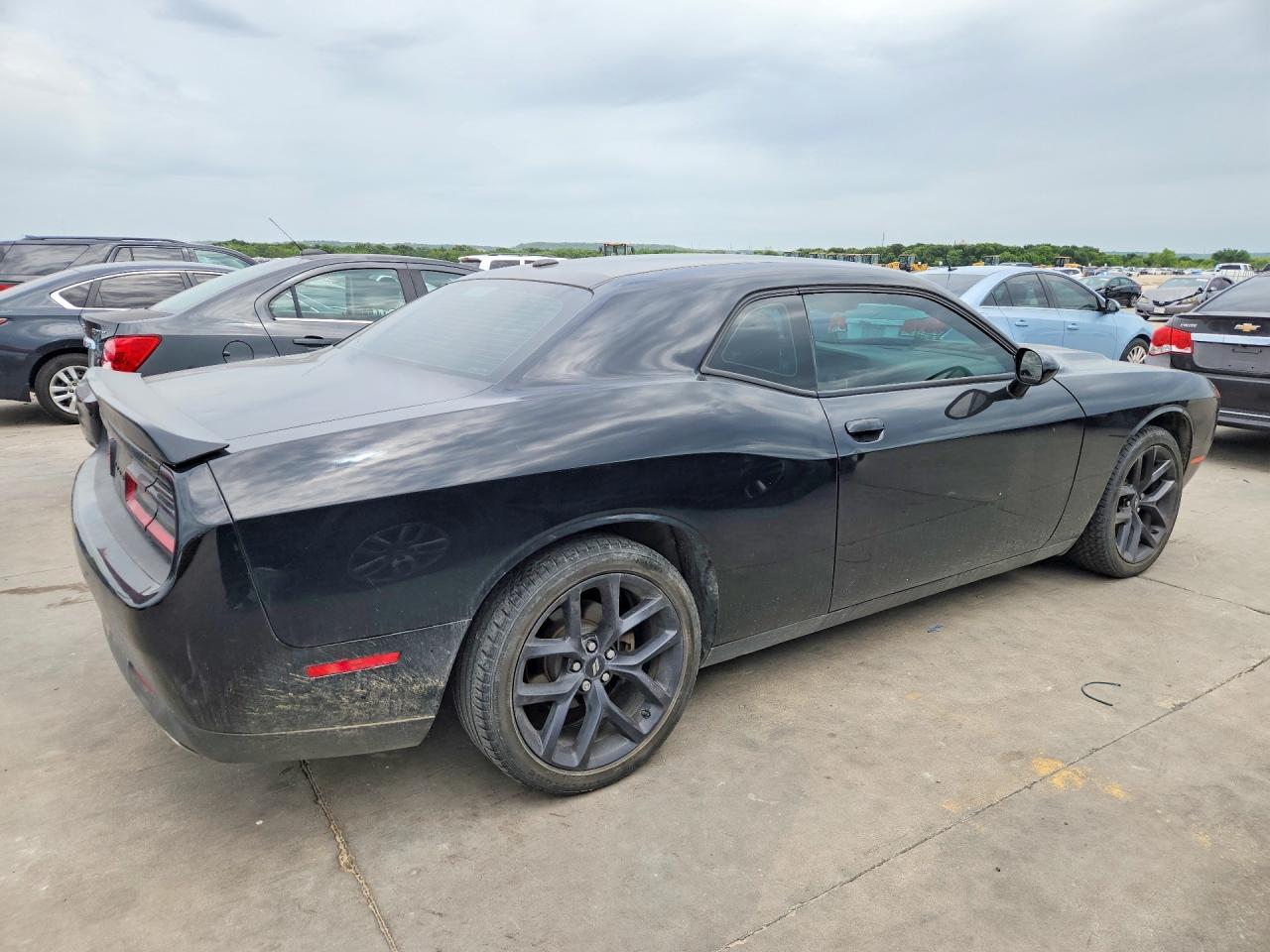 2021 Dodge Challenger Sxt - zdjęcie 3