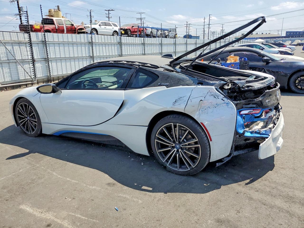 BMW i8 - zdjęcie 2