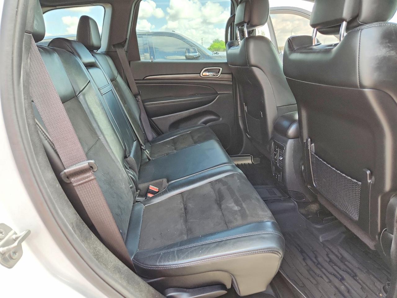 2021 Jeep Grand Cherokee Laredo - zdjęcie 10