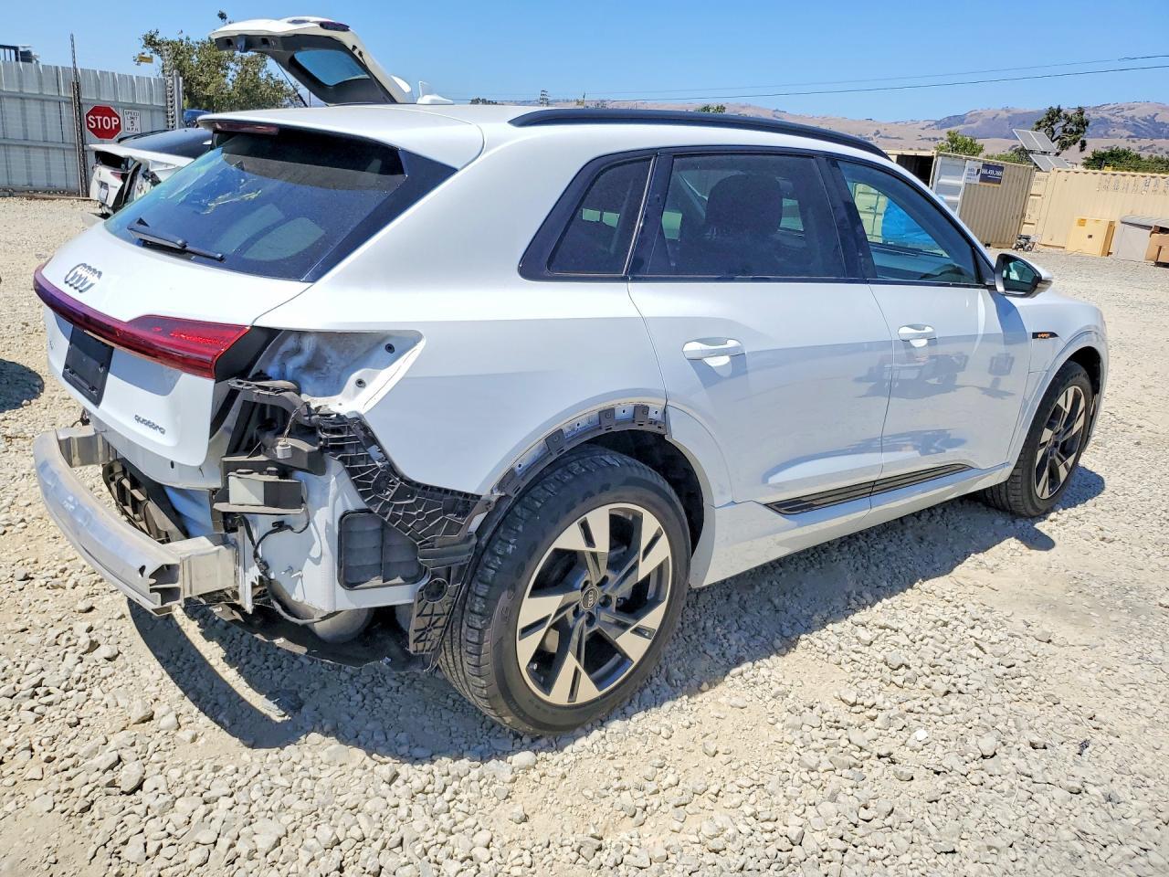 2021 Audi E-Tron Premium - zdjęcie 3
