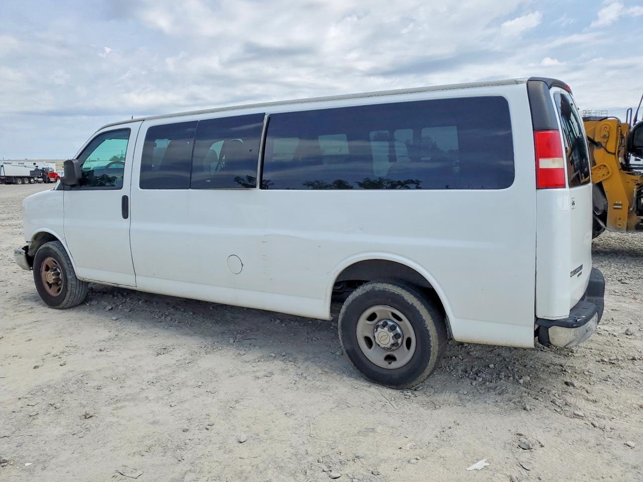 2013 Chevrolet Express G3500 Lt - zdjęcie 2