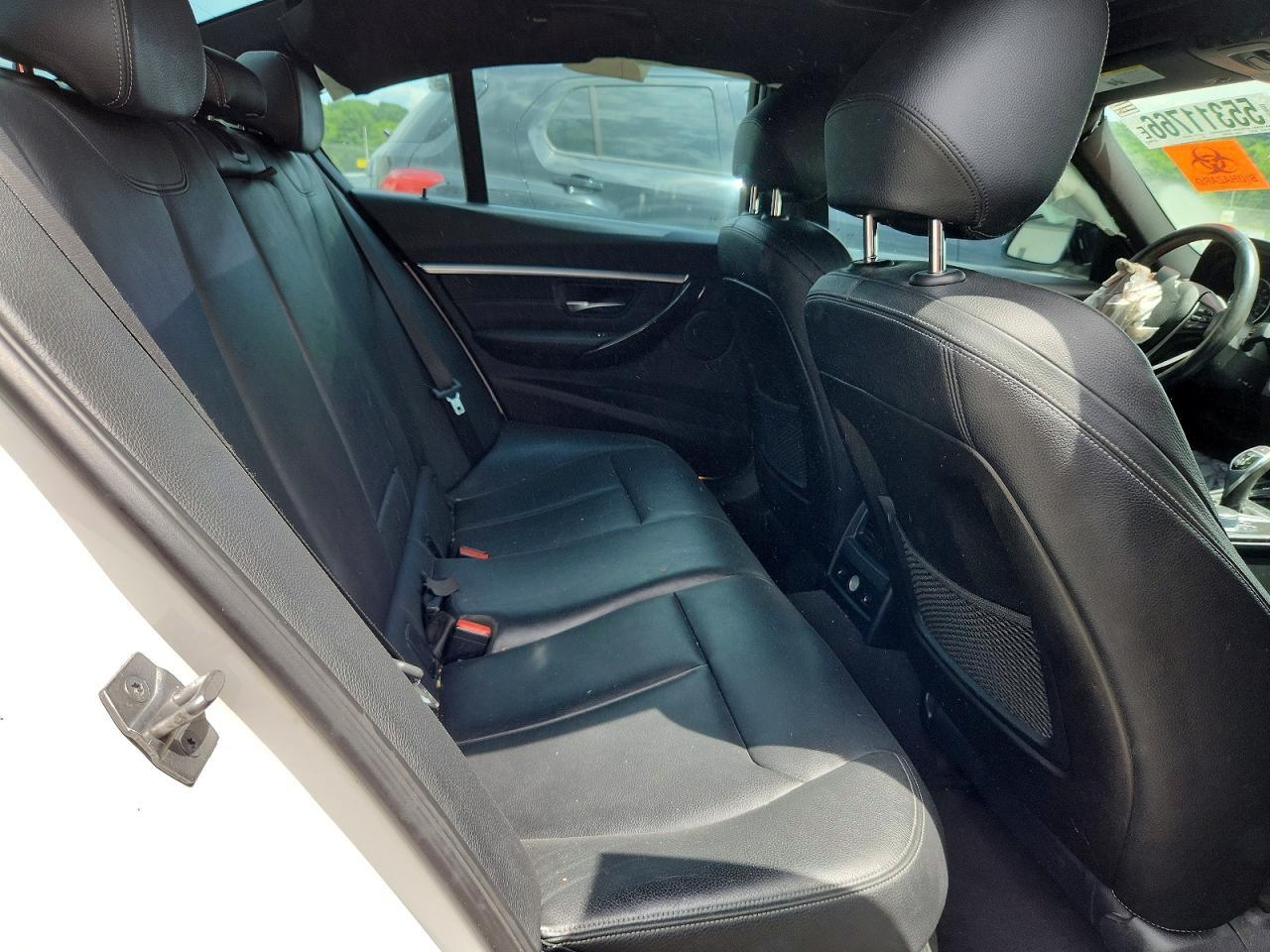 2017 BMW 330 Xi - zdjęcie 10