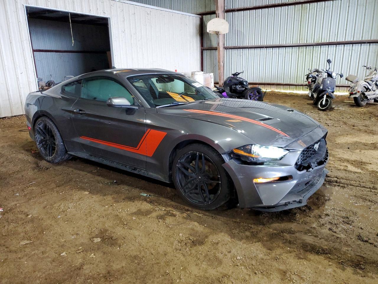 2023 Ford Mustang - zdjęcie 4