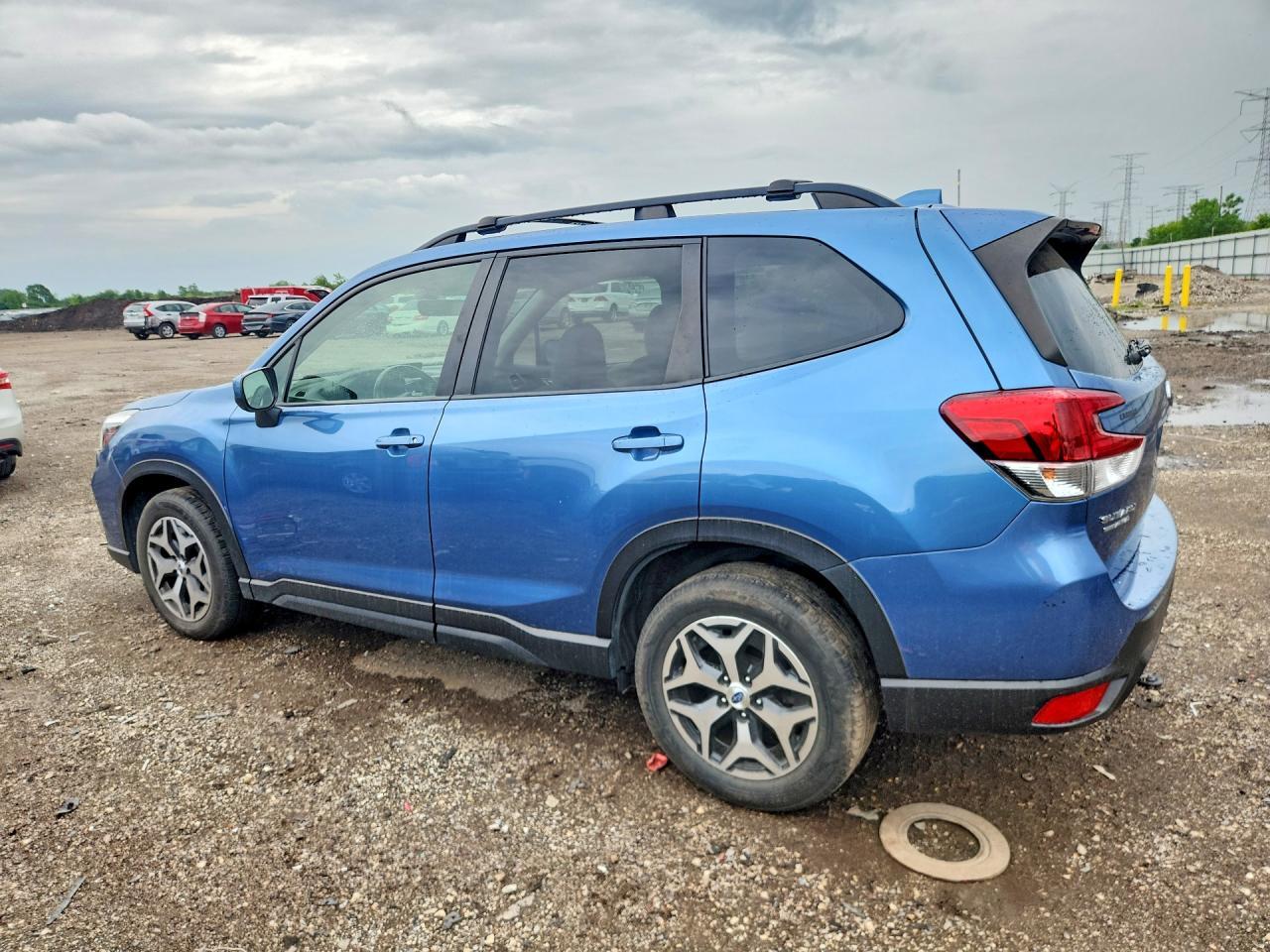 2020 Subaru Forester Premium - zdjęcie 2