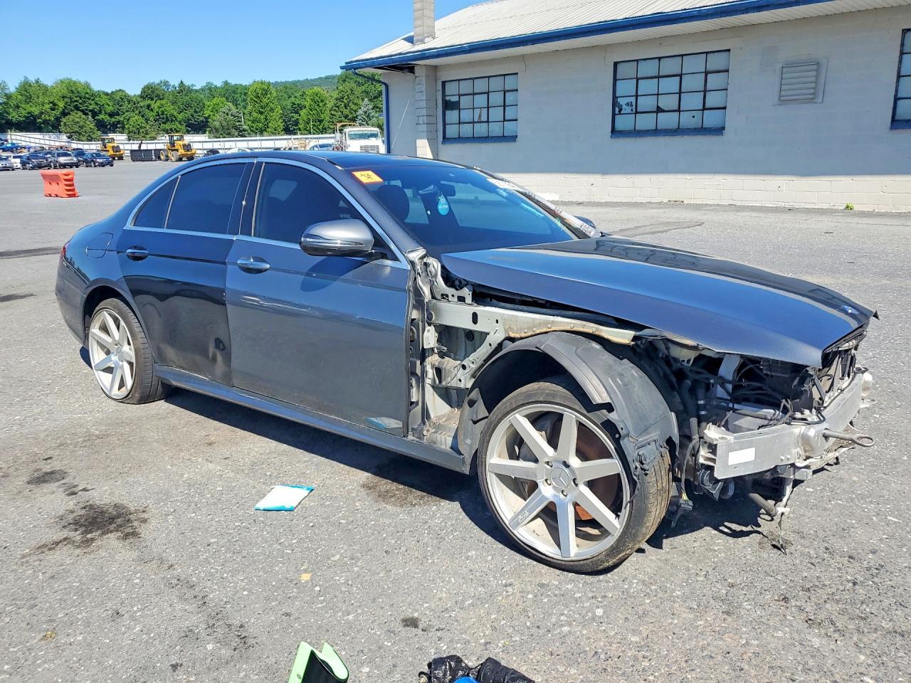 2017 Mercedes-Benz E 300 4Matic - zdjęcie 4