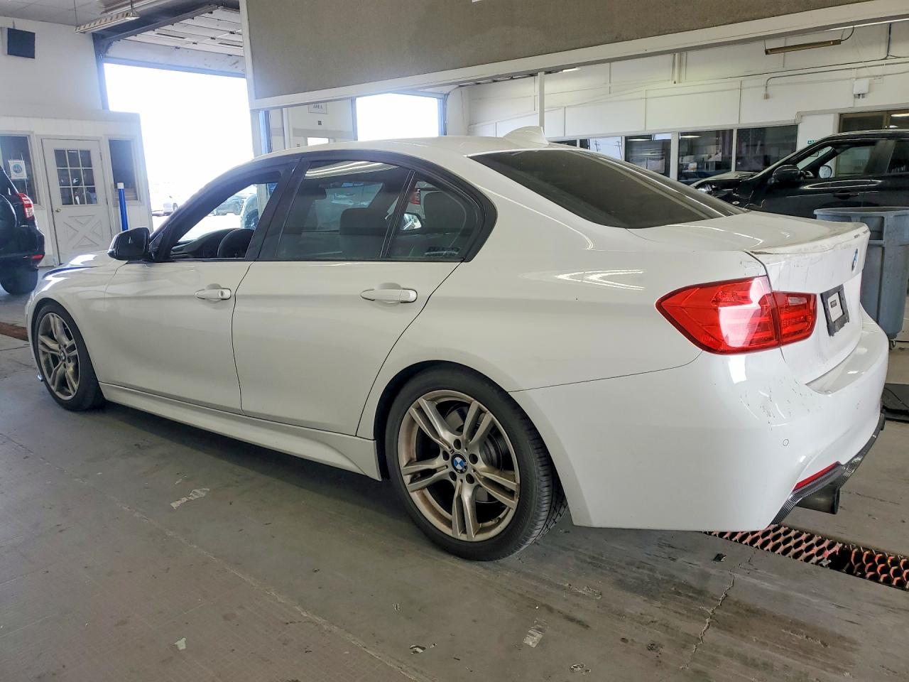 2013 BMW Seria 3 335i - zdjęcie 2