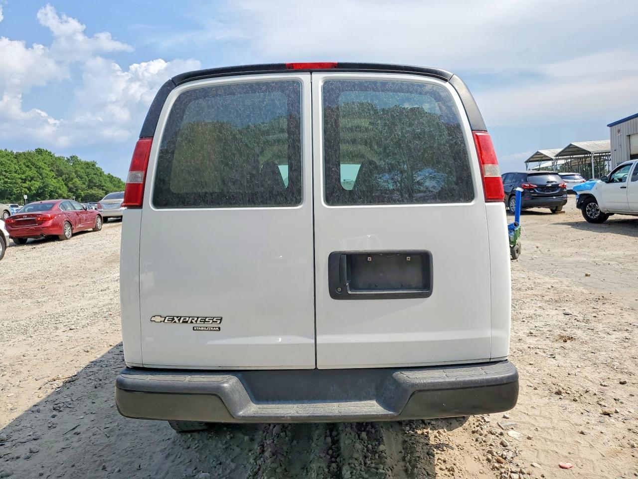 2016 Chevrolet Express G2500 - zdjęcie 6
