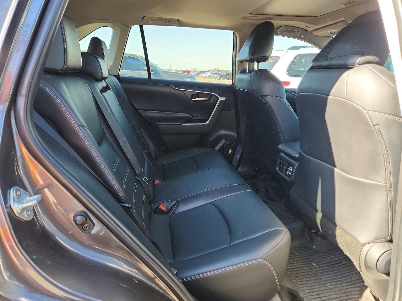 2024 Toyota Rav4 Xle Premium - zdjęcie 11
