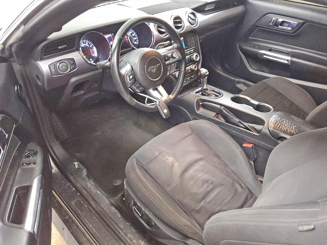 2016 Ford Mustang - zdjęcie 8