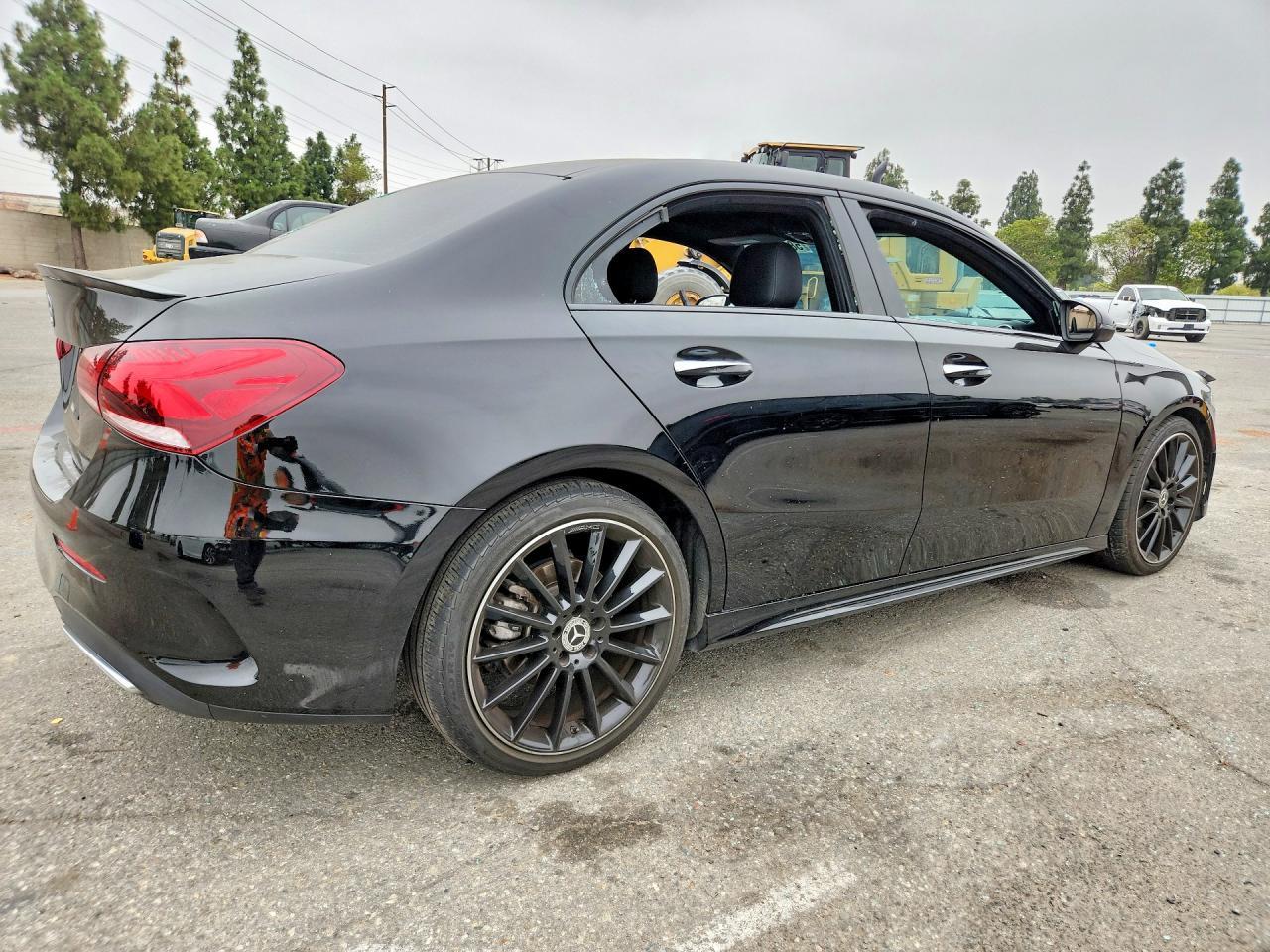 2019 Mercedes-Benz A 220 - zdjęcie 3
