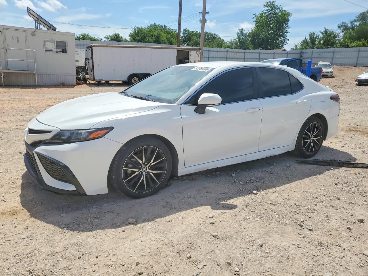 2022 Toyota Camry Se - zdjęcie główne