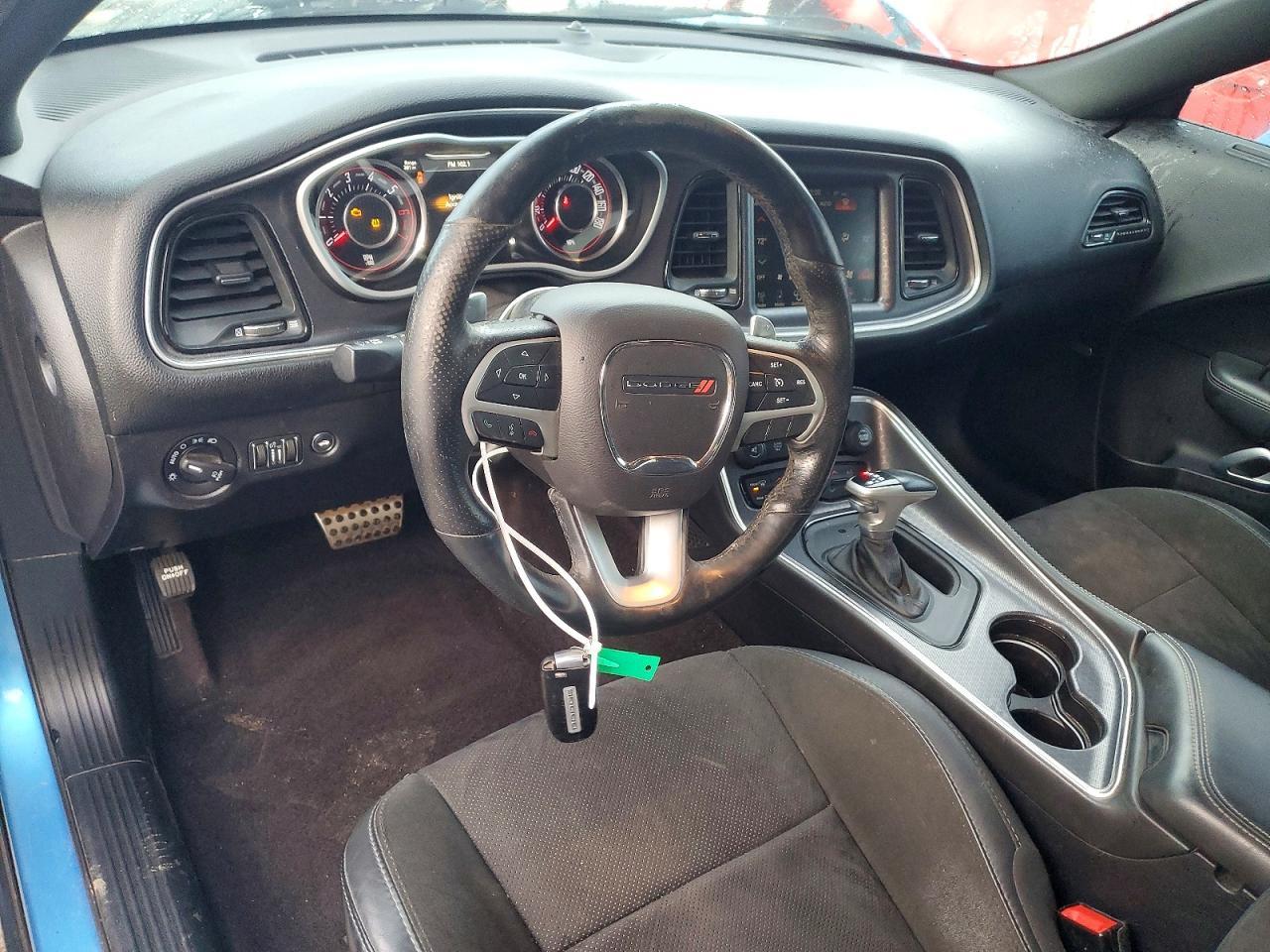 2016 Dodge Challenger R - zdjęcie 8