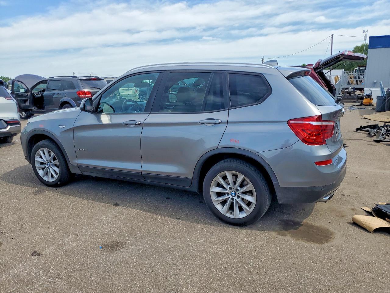 2017 BMW X3 xDrive28I - zdjęcie 2