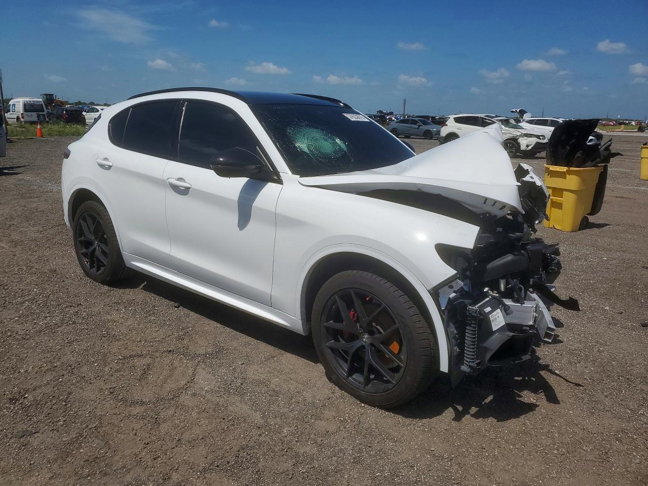 2021 Alfa Romeo Stelvio Ti - zdjęcie 4