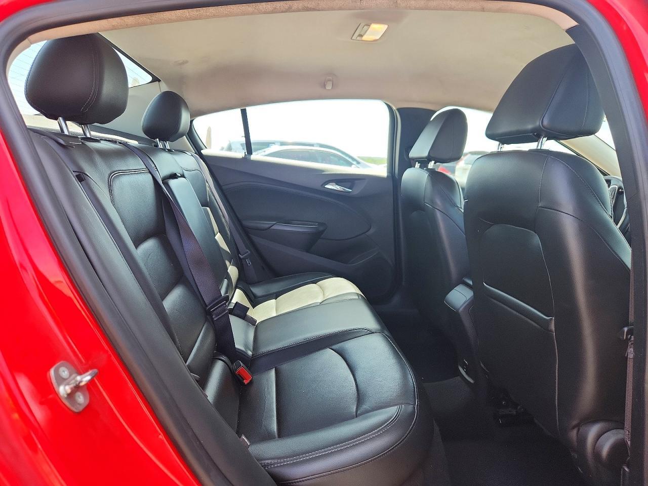 2017 Chevrolet Cruze Premier - zdjęcie 10