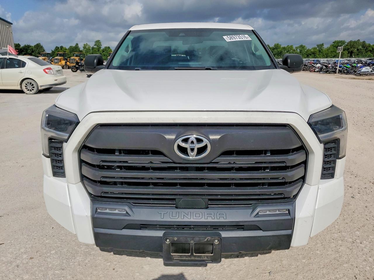 2022 Toyota Tundra Sr5 - zdjęcie 5