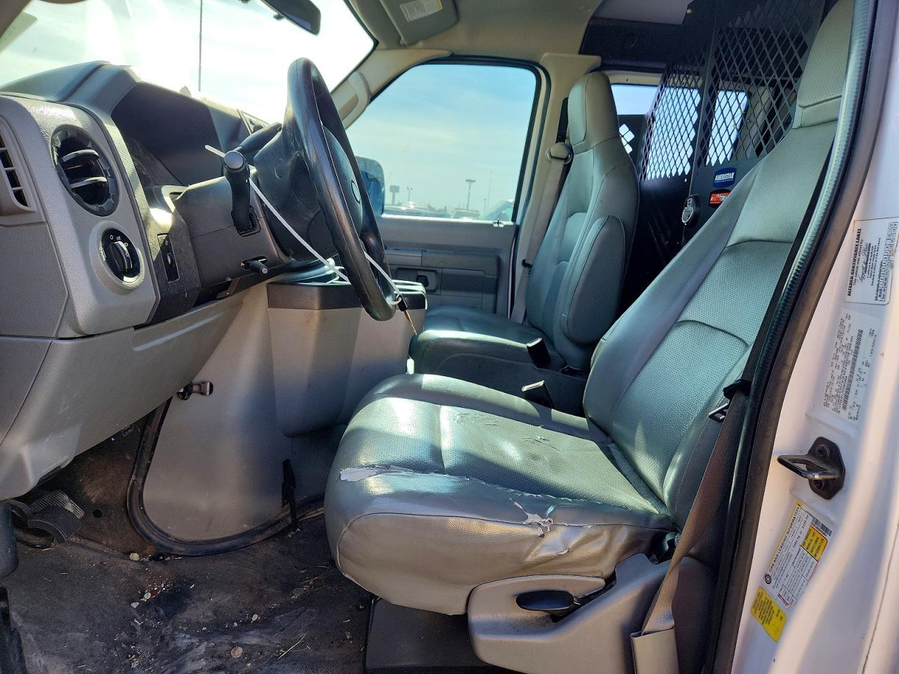 2014 Ford Econoline E250 Van - zdjęcie 7