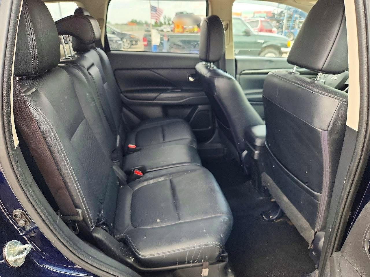 2016 Mitsubishi Outlander Se - zdjęcie 11