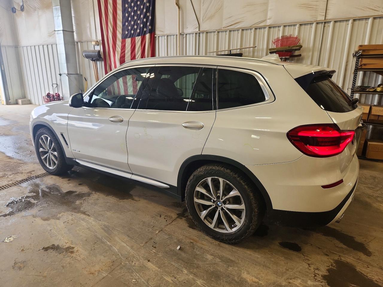 2018 BMW X3 xDrive30I - zdjęcie 2