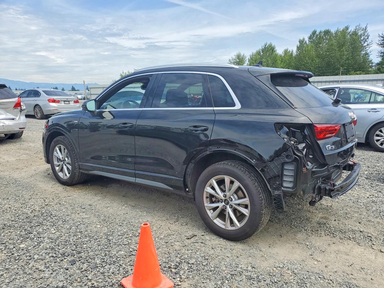 2025 Audi Q3 Premium S Line 45 - zdjęcie 2