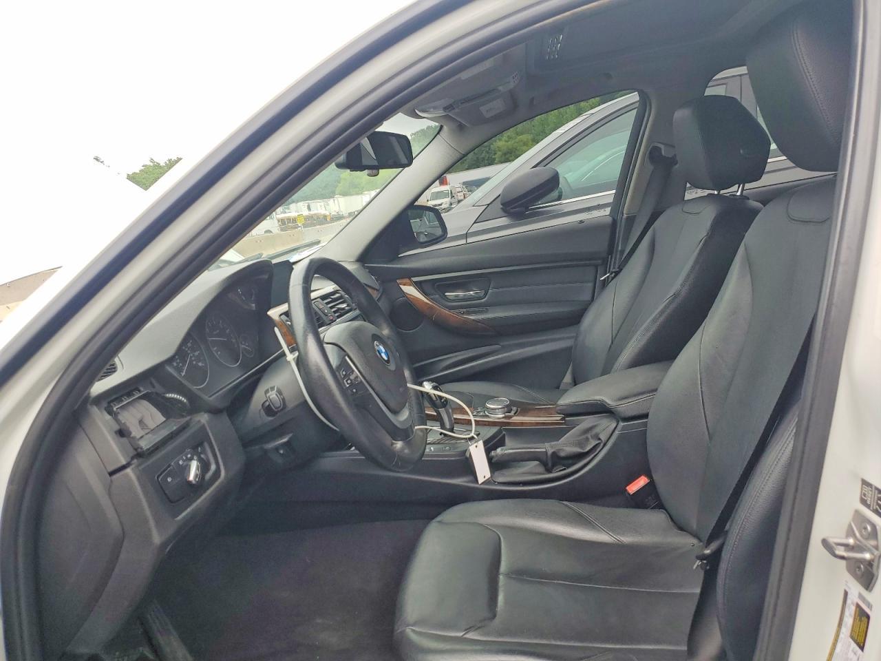 2015 BMW Seria 3 328i - zdjęcie 7