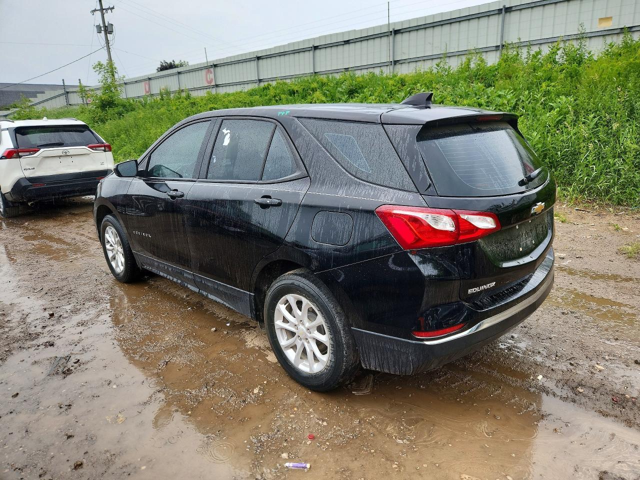 2018 Chevrolet Equinox Ls - zdjęcie 2