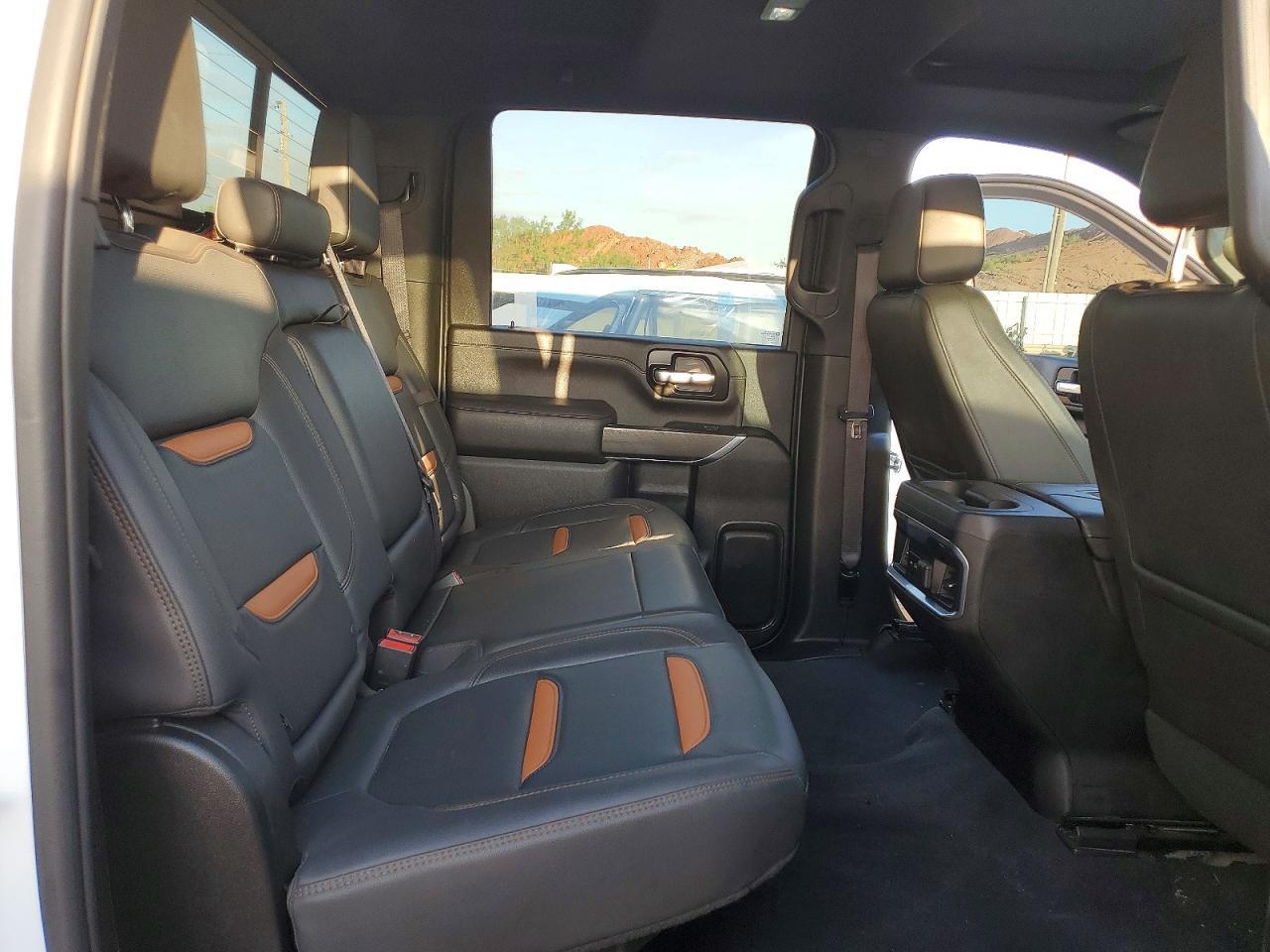 2022 GMC Sierra K2500 At4 - zdjęcie 10