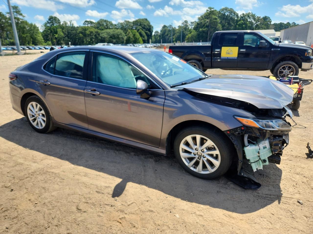2024 Toyota Camry Le - zdjęcie 4