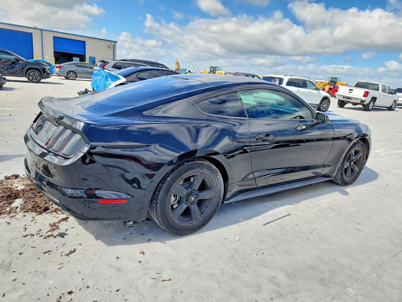 2017 Ford Mustang - zdjęcie 3
