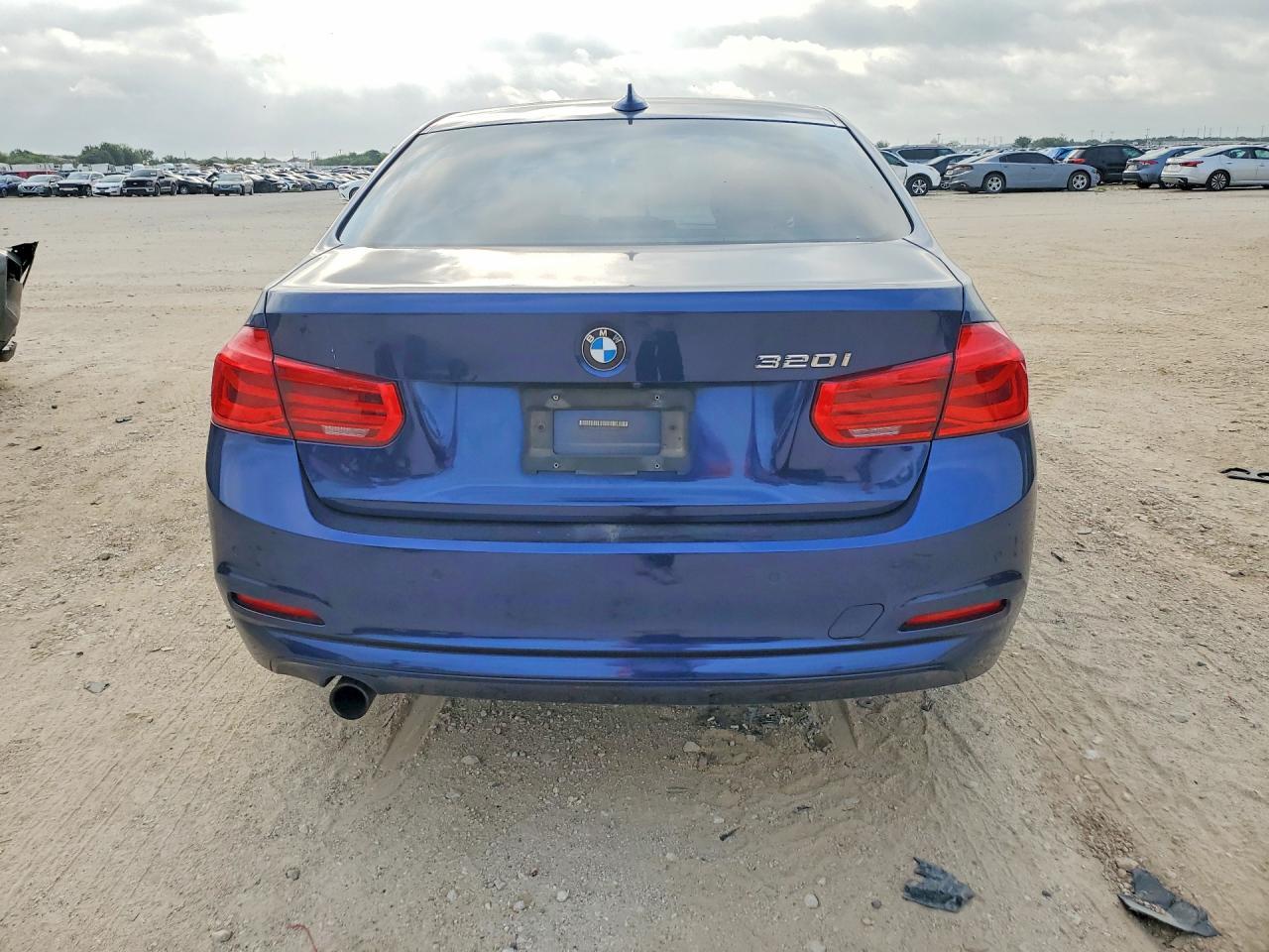 2016 BMW 320 I - zdjęcie 6