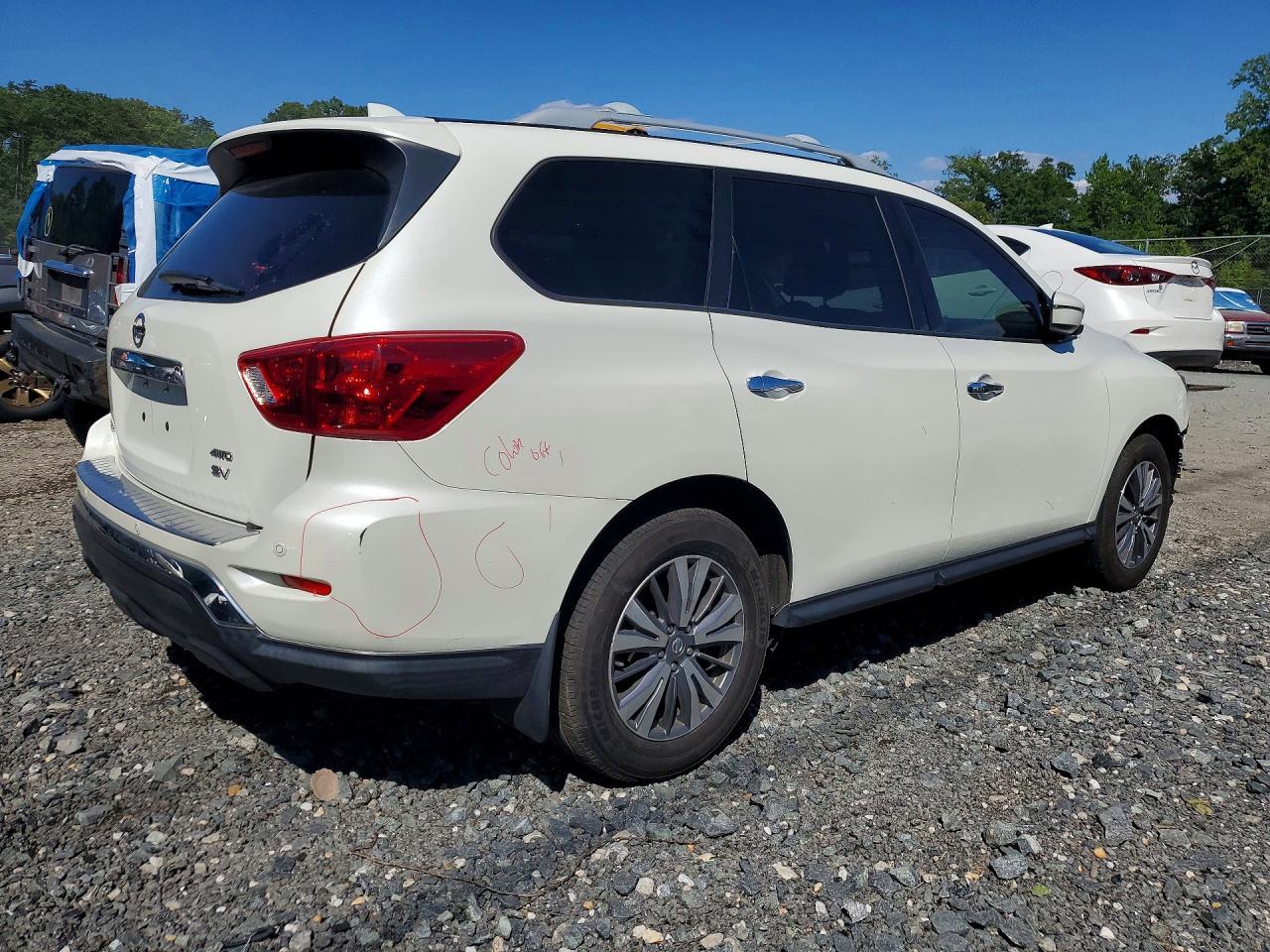 2020 Nissan Pathfinder Sv - zdjęcie 3