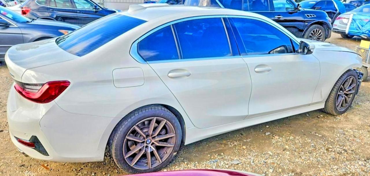 2021 BMW 330I - zdjęcie 3