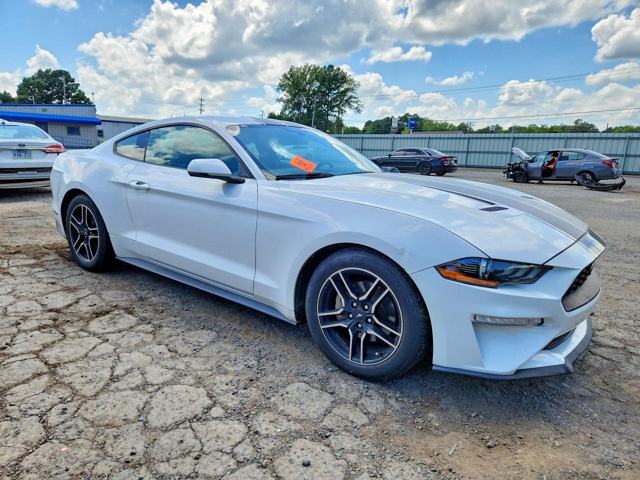 2020 Ford Mustang - zdjęcie 4