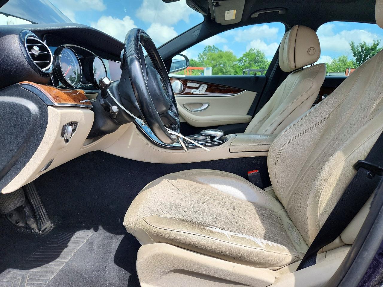 2017 Mercedes-Benz E 300 4Matic - zdjęcie 13